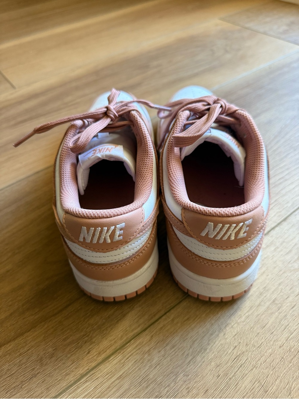 Nike drunks in Rose Pink and White - Picture 3 of 5